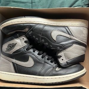 Air Jordan 1 Shadow